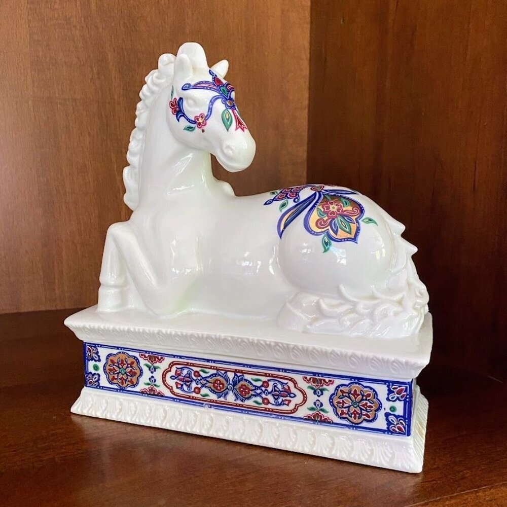 Elizabeth Arden Byzantium Porcelain Horse Figurine Trinket Jewelry Box